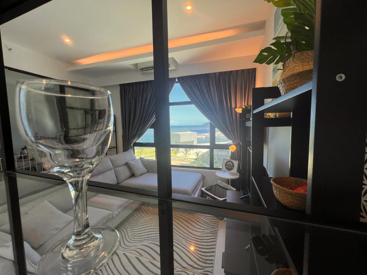 Jesselton Quay Suite By Backyard Kota Kinabalu Exterior photo